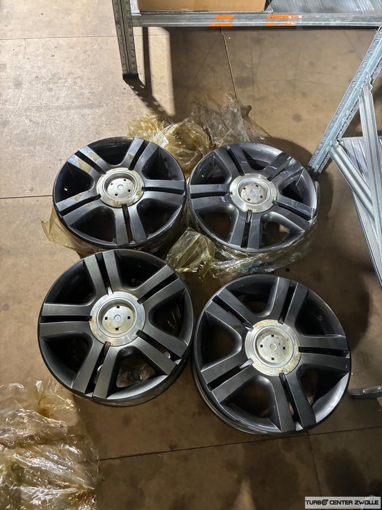 origineel Volkswagen Multivan Velg 7H0601025B ET55 16INCH, Gebruikt, Volkswagen AG, Band(en), Berliner Ring 2
38440  Wolfsburg, DE