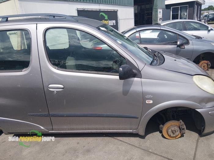 Portier 4Deurs rechts-voor van een Toyota Yaris Verso (1D2), Gebruikt, -, Deur, -