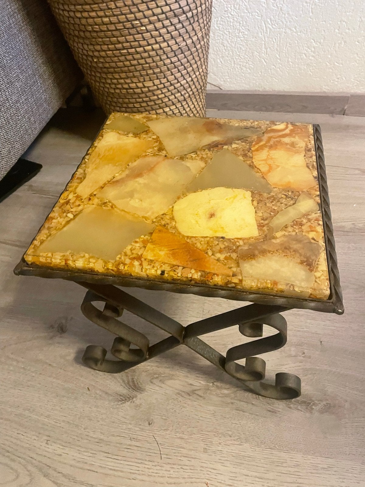 Vintage bijzettafel met mozaïek blad marmer, Ophalen, Minder dan 45 cm, Minder dan 55 cm, Gebruikt