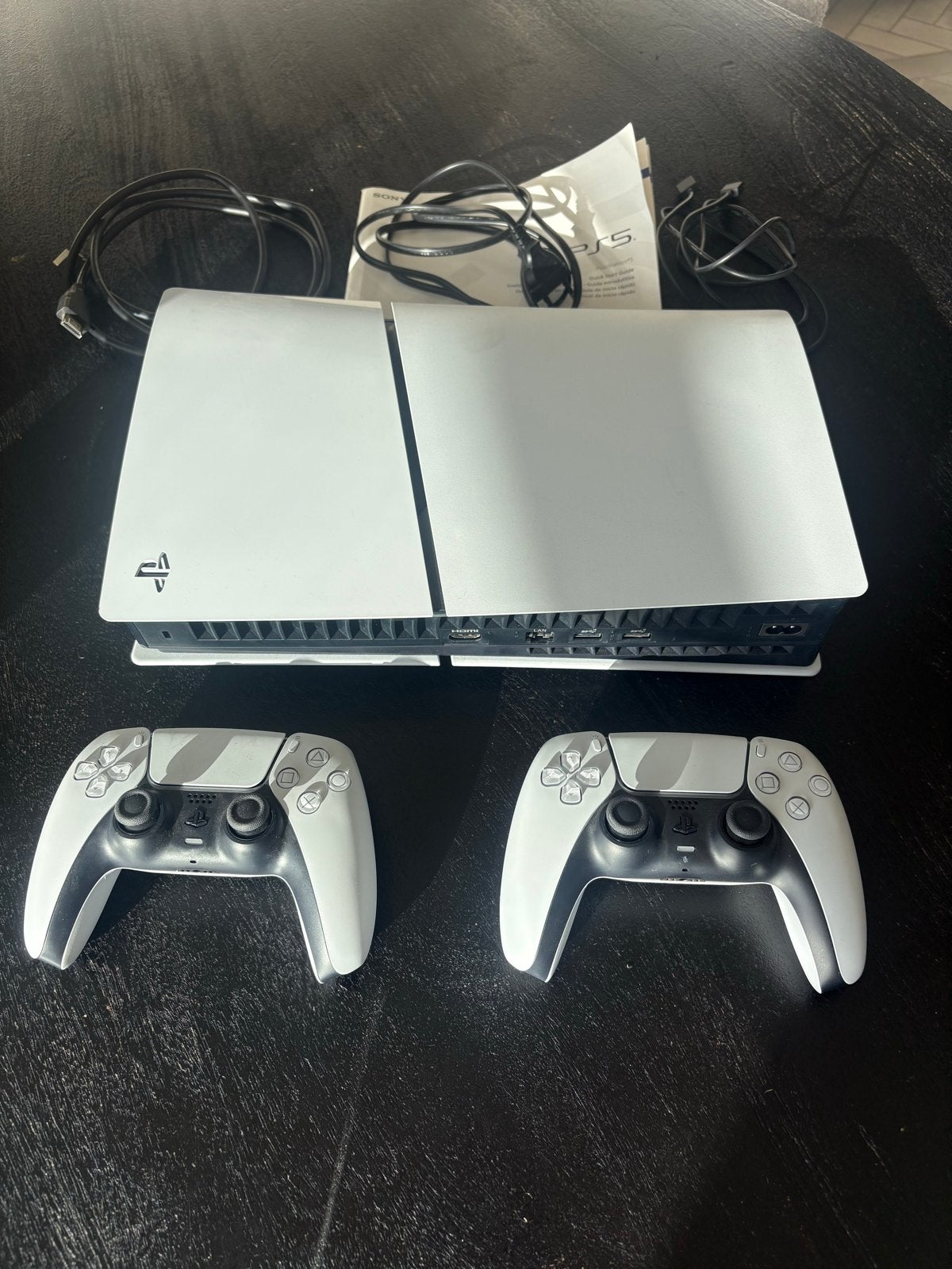 PlayStation 5 Disc Edition met 2 controllers en 3 games, Ophalen of Verzenden, Zo goed als nieuw, Playstation 5