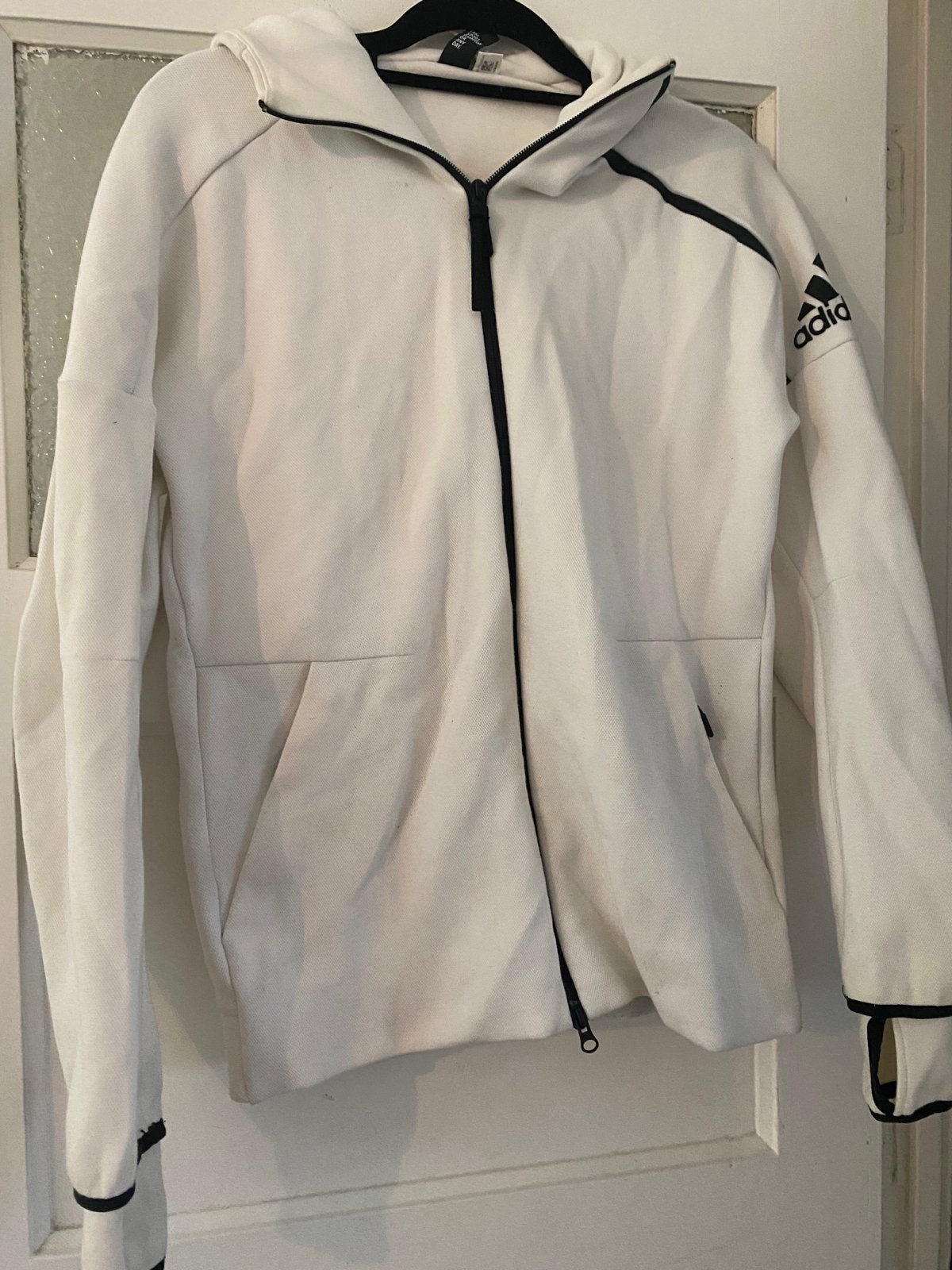 Adidas sportvest wit met capuchon - Maat S, Kleding | Dames, Sportkleding, Wit, Ophalen of Verzenden, Fitness of Aerobics, Maat 36 (S)