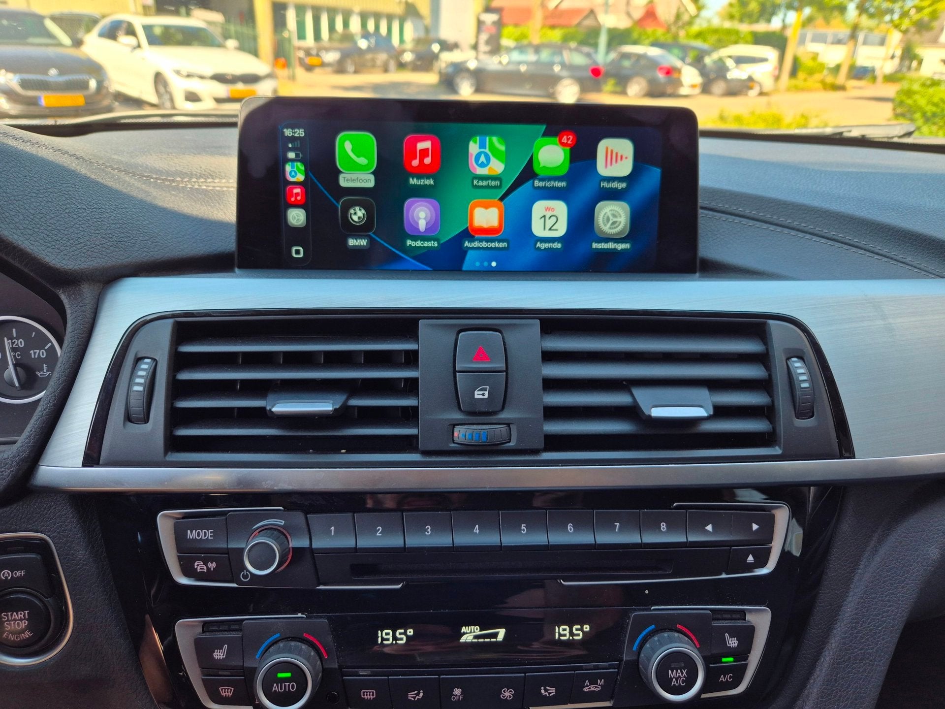 BMW 1-serie M Sport Apple CarPlay Alcantara Schuifdak LED 11, 1-Serie, Euro 6, Alcantara, Wit