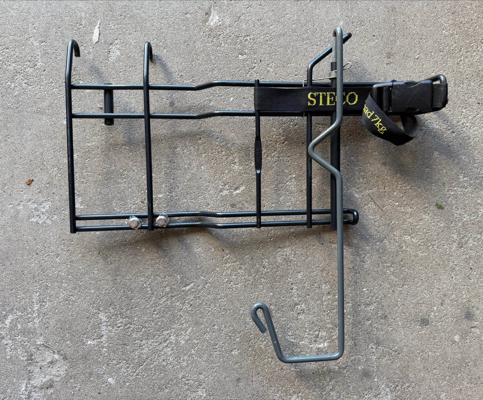 Steco Fietsmandhouder - Max. 7 kg, Ophalen, Zo goed als nieuw