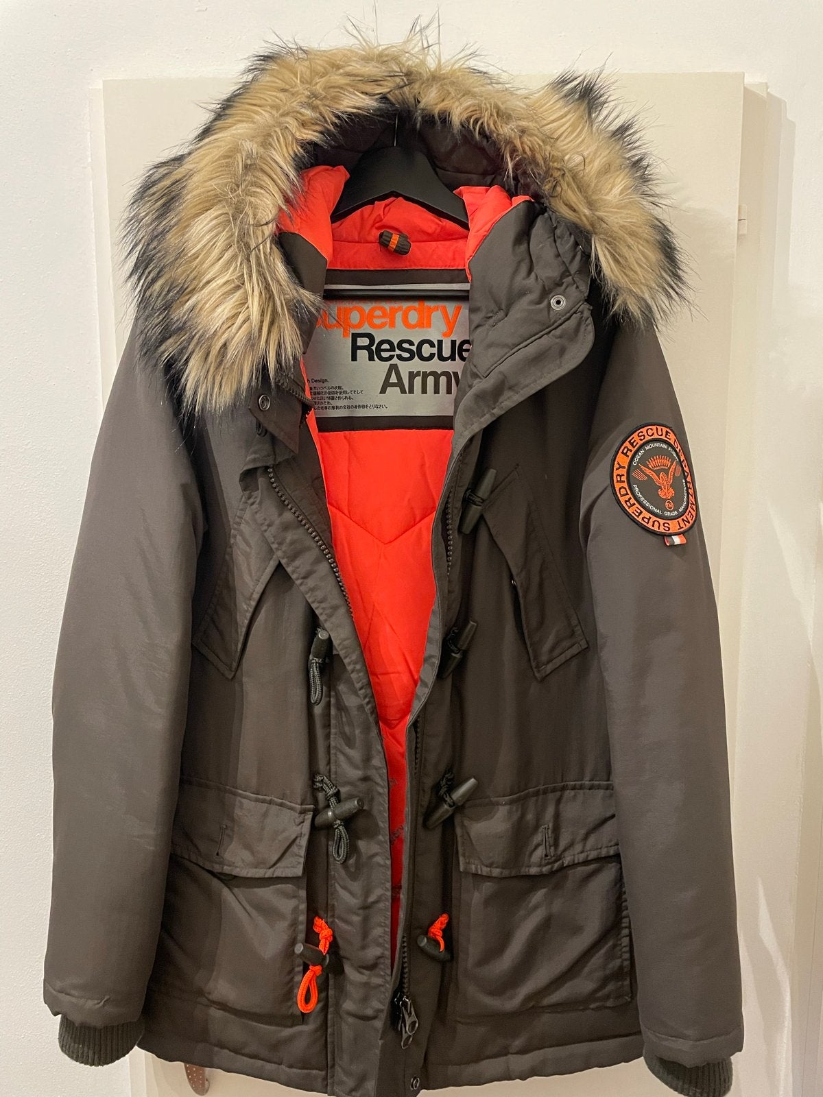 Superdry Rescue Army Winterjas, Ophalen of Verzenden, Zo goed als nieuw, Maat 38/40 (M), Grijs