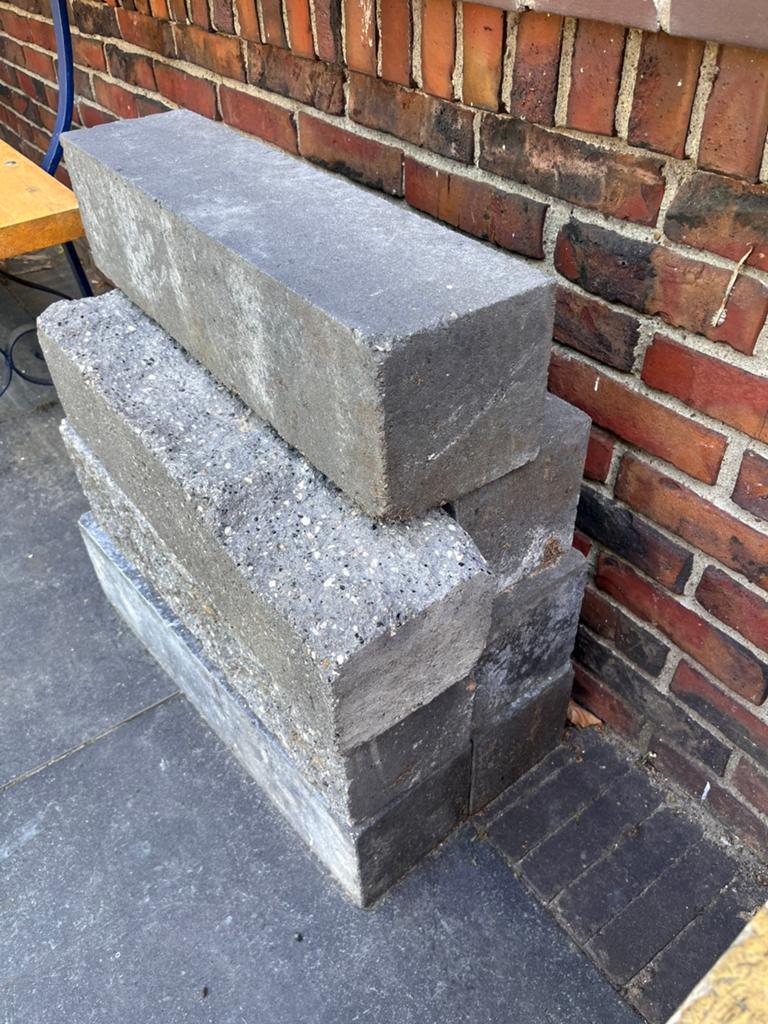 Bielzen /stapelblok stenen langwerpig, Tuin en Terras, Ophalen, Gebruikt, Biels, Minder dan 100 cm
