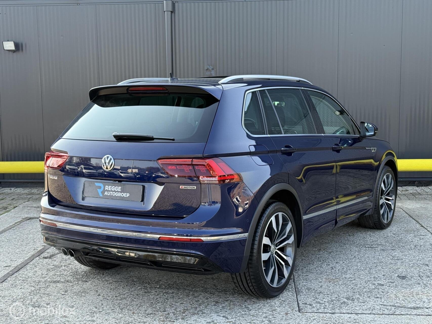 Volkswagen Tiguan 2.0 TSI 4Motion R-Line BOMVOL | PANODAK |, Auto's, Automaat, Gebruikt, 4 cilinders, 1984 cc