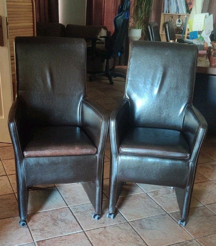 2x Leren eetkamerstolen GRATIS., Gebruikt, Twee, Bruin, Leer