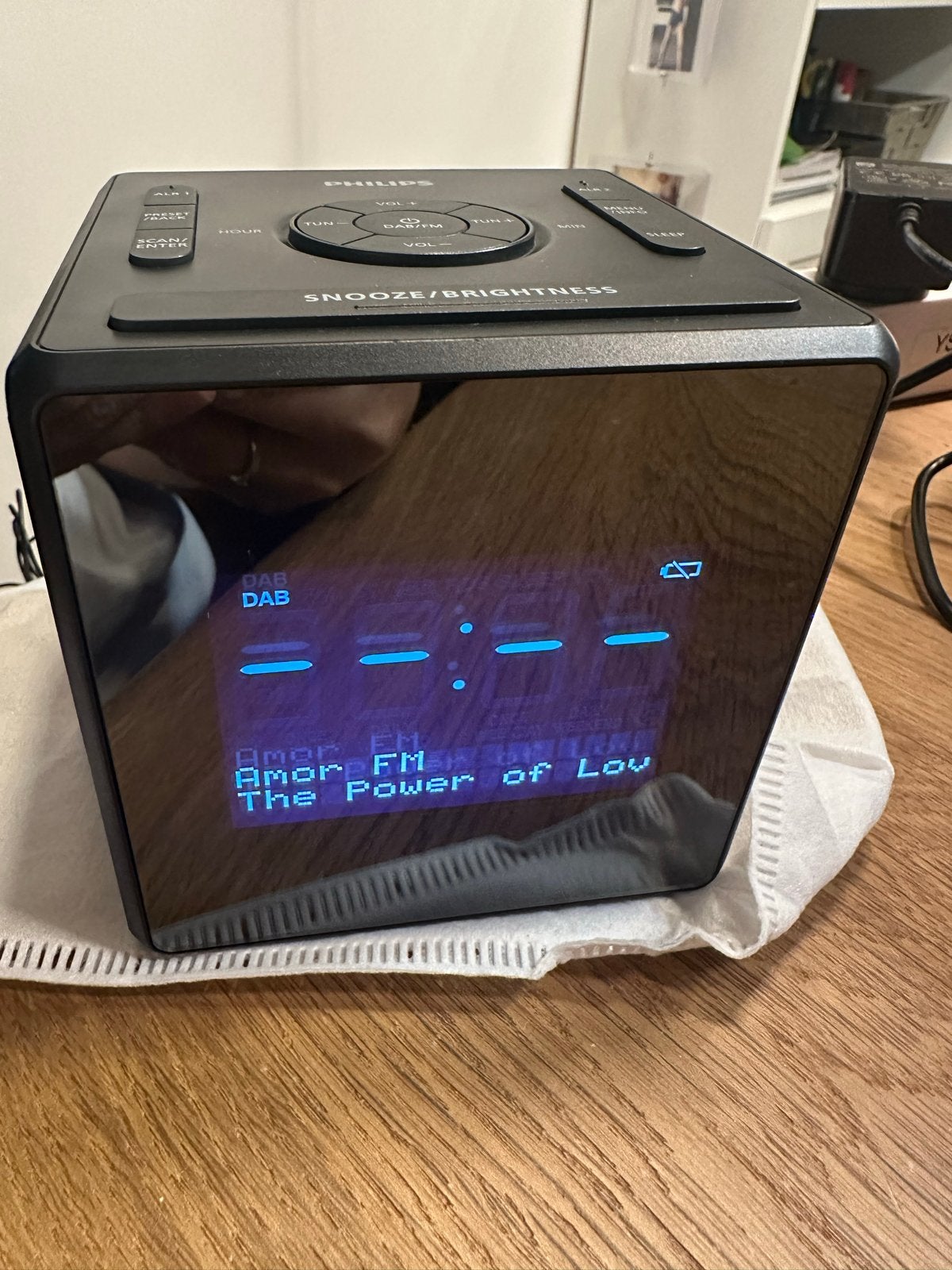 Philips TAR4600 DAB+/FM Wekkerradio als nieuw, Ophalen of Verzenden, Zo goed als nieuw, Digitaal