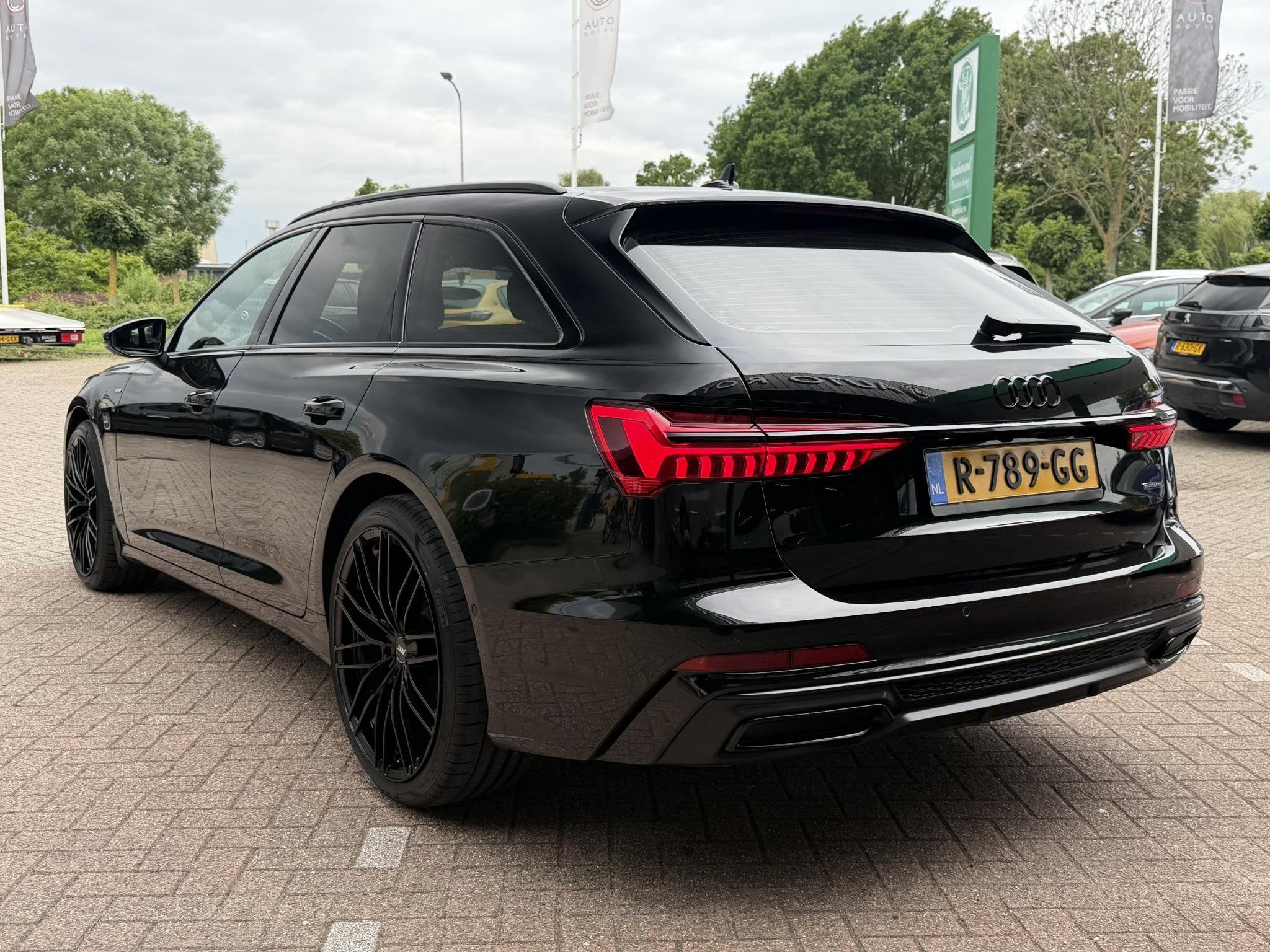 Audi A6 Avant 55 TFSI quattro S edition VOL OPTIES | ABT | A, Automaat, Gebruikt, 2000 kg, 14 km/l