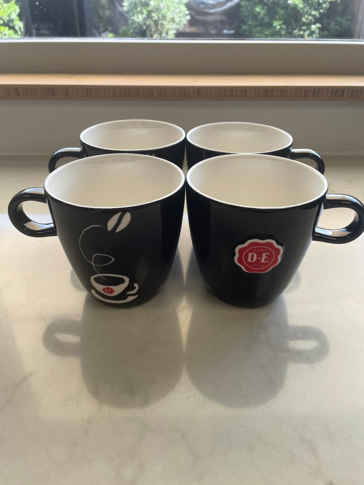 Set douwe egberts mokken 4 st, Ophalen of Verzenden, Zo goed als nieuw, Overige stijlen, Kop(pen) en/of Schotel(s)