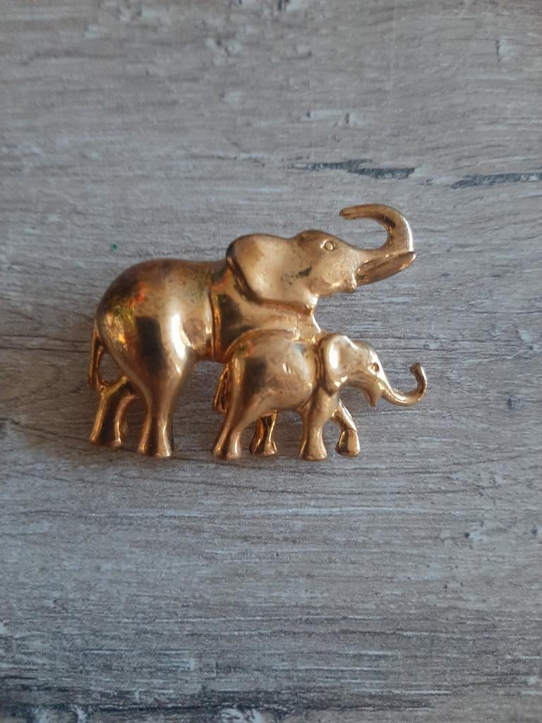 Vintage Broche Olifant met Kalf - Goudkleurig, Overige materialen, 4 tot 7 cm, Nieuw, Ophalen of Verzenden