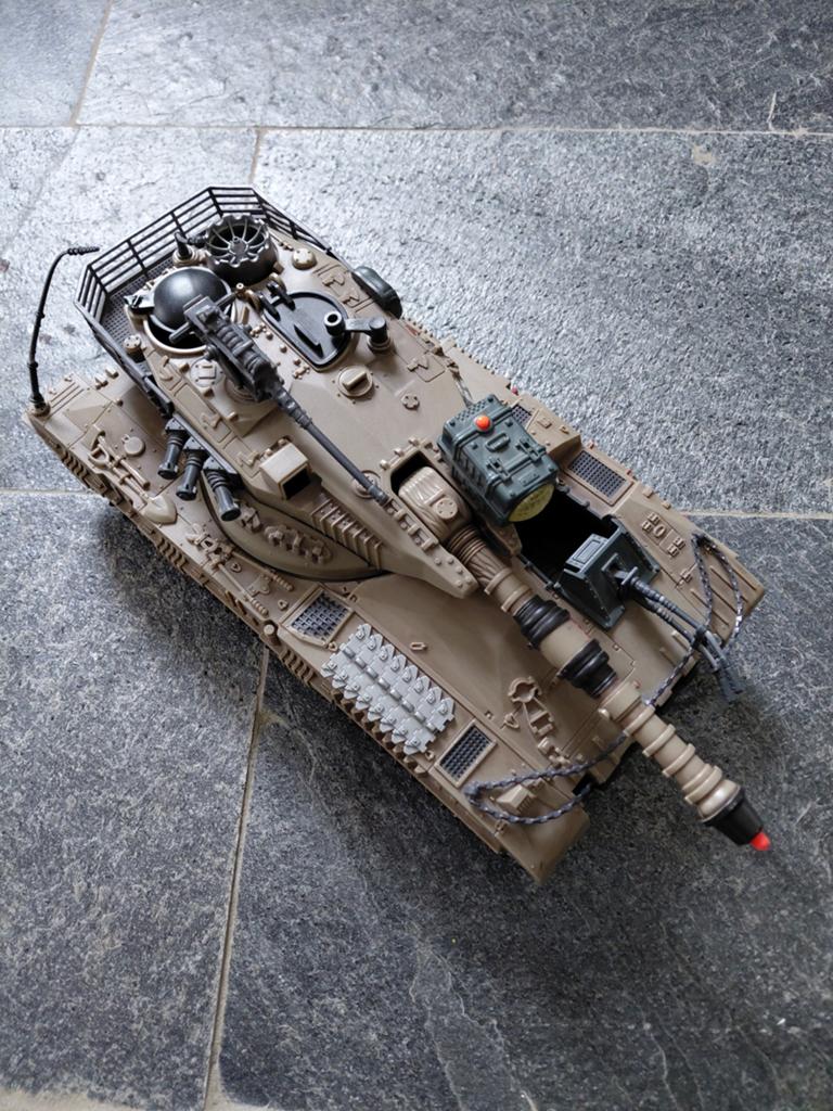Gedetailleerde Speelgoed Tank - Realistisch Model, Ophalen, Zo goed als nieuw