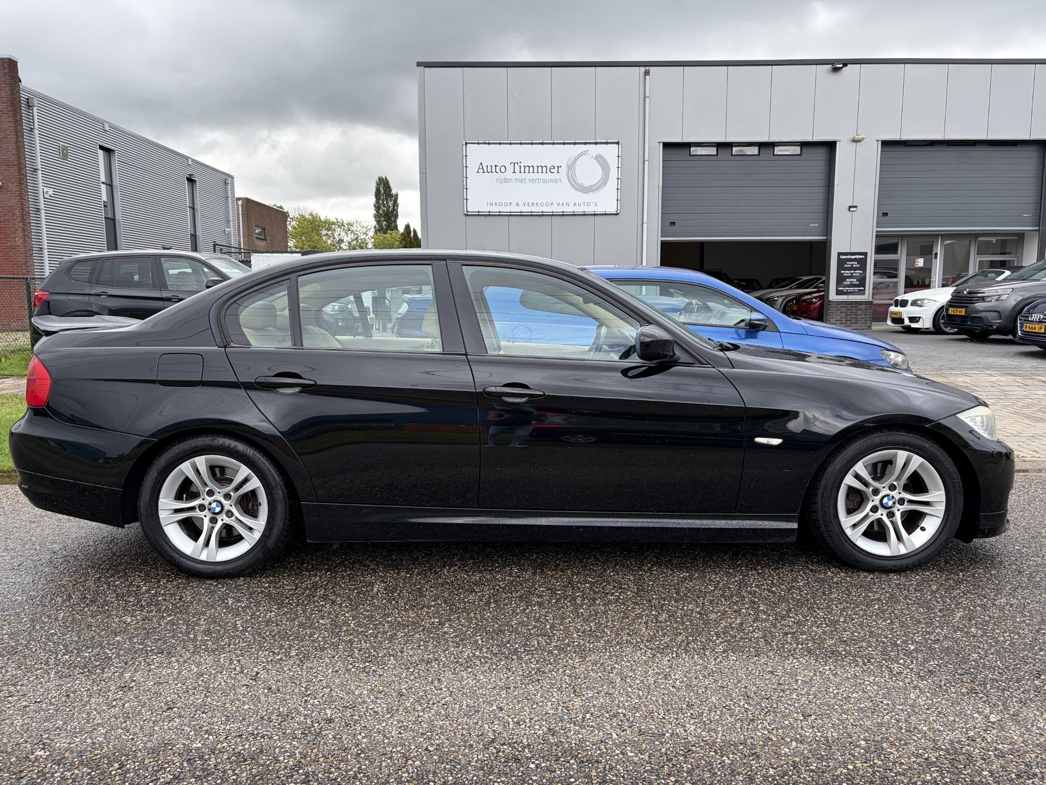 BMW 3-serie 318i Business Line, Auto's, Euro 5, Beige, Zwart, Origineel Nederlands