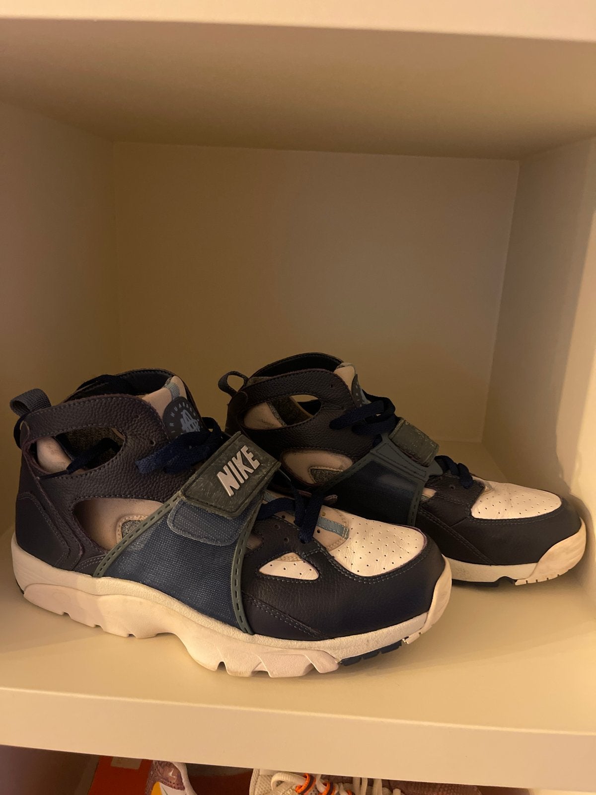 Unieke Nike Air Trainer Huarache Qam Sample - Maat 42,5, Blauw, Ophalen of Verzenden, Sneakers of Gympen, Gedragen