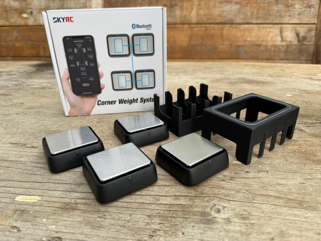 SkyRC Corner Weight System Bluetooth + opberg box, Ophalen of Verzenden, Zo goed als nieuw, Overige schalen, Onderdeel