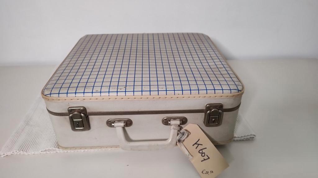 K607 VINTAGE stewardess koffer beige, met blauw ruitmotief, Sieraden, Tassen en Uiterlijk, Koffers, Overige materialen, Gebruikt