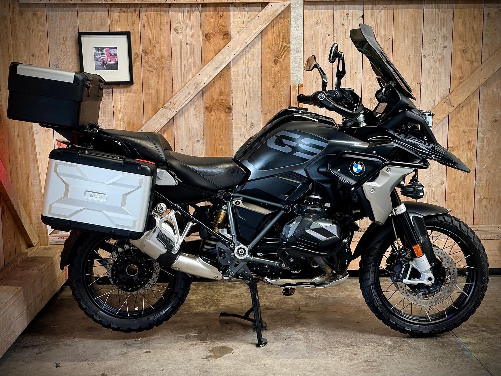 BMW R1250 Gs Triple black / 2022 / Kofferset / Div unieke ex, Motoren, Motoren | BMW, Handvatverwarming, 1254 cc, Bedrijf, Meer dan 35 kW