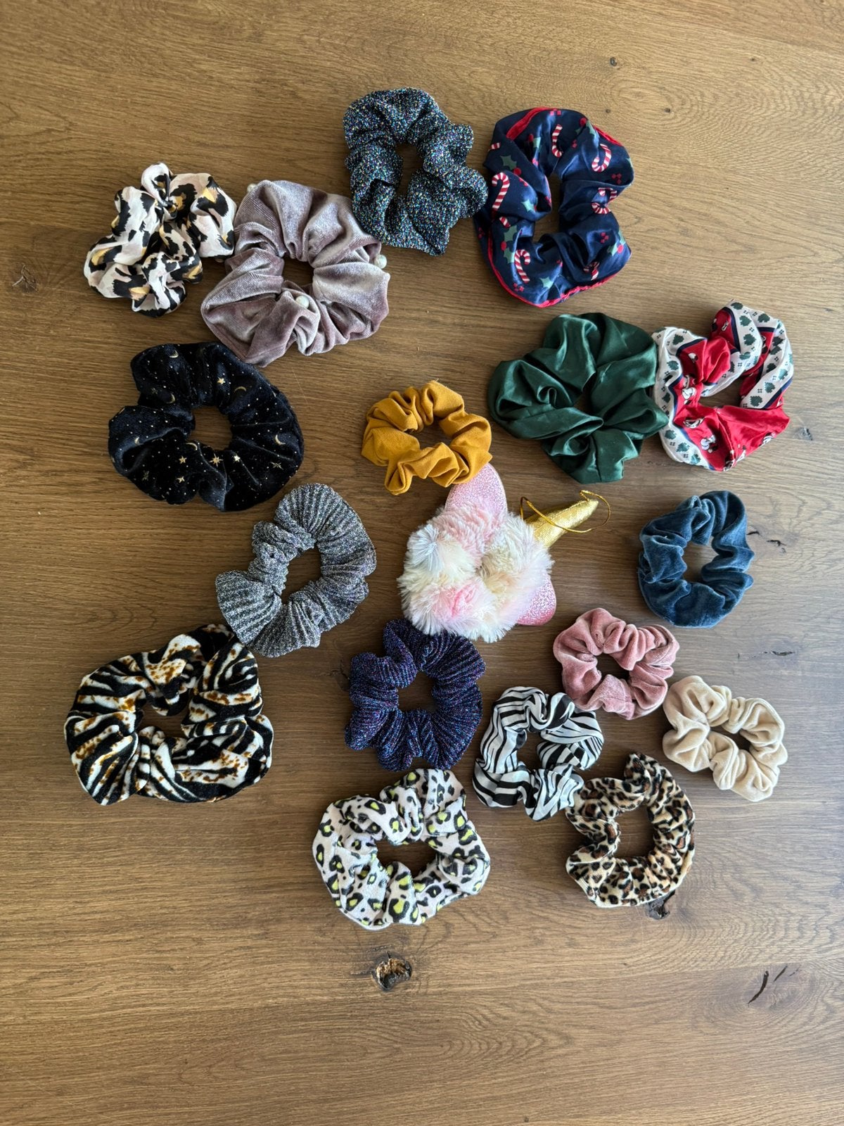 Heel veel scrunchies, Ophalen of Verzenden, Zo goed als nieuw