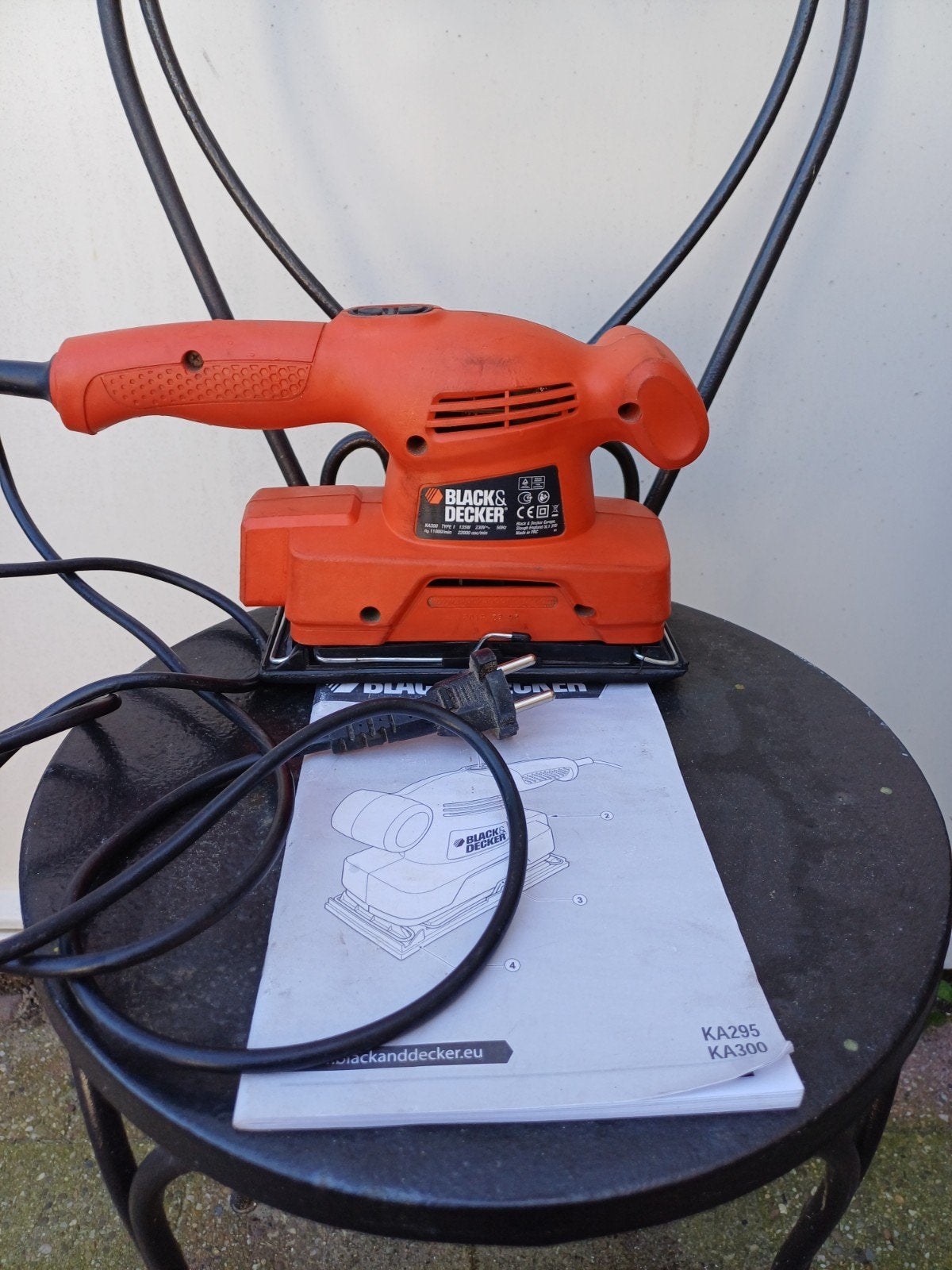 Black & Decker KA300 Vlakschuurmachine - Zo goed als nieuw, Doe-het-zelf en Verbouw, Ophalen of Verzenden, Zo goed als nieuw, Minder dan 600 watt