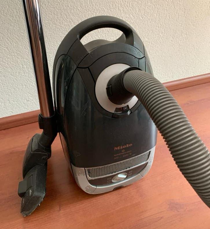 Miele Parkett & Co 5000 Stofzuiger - Verminderde zuigkracht, Gebruikt, Miele, 2000 watt of meer, Sledestofzuiger