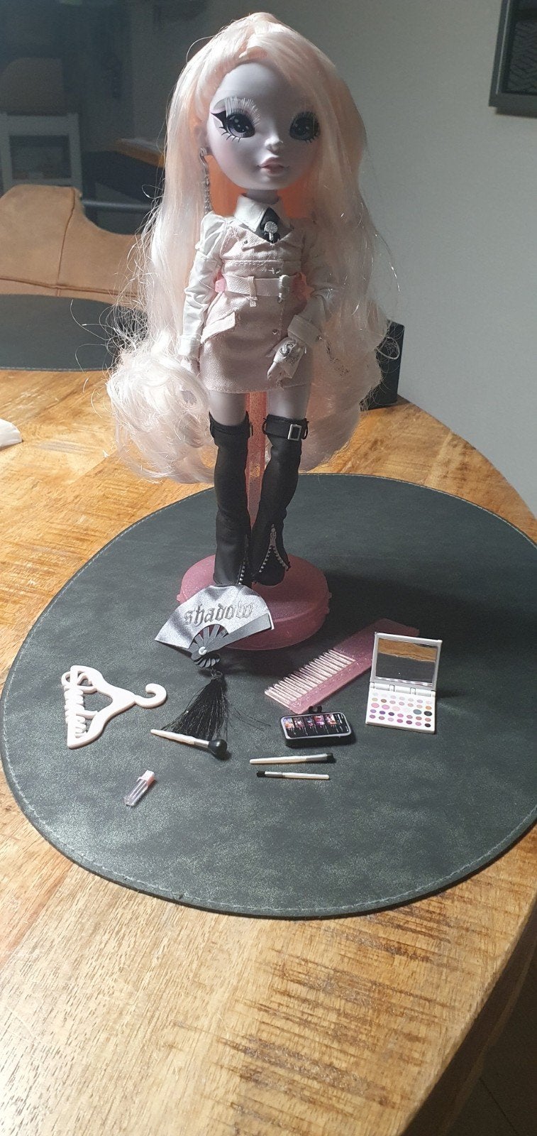 Rainbow High Shadow High Karla Choupette serie 2, Verzamelen, Poppen, Ophalen, Zo goed als nieuw, Fashion Doll