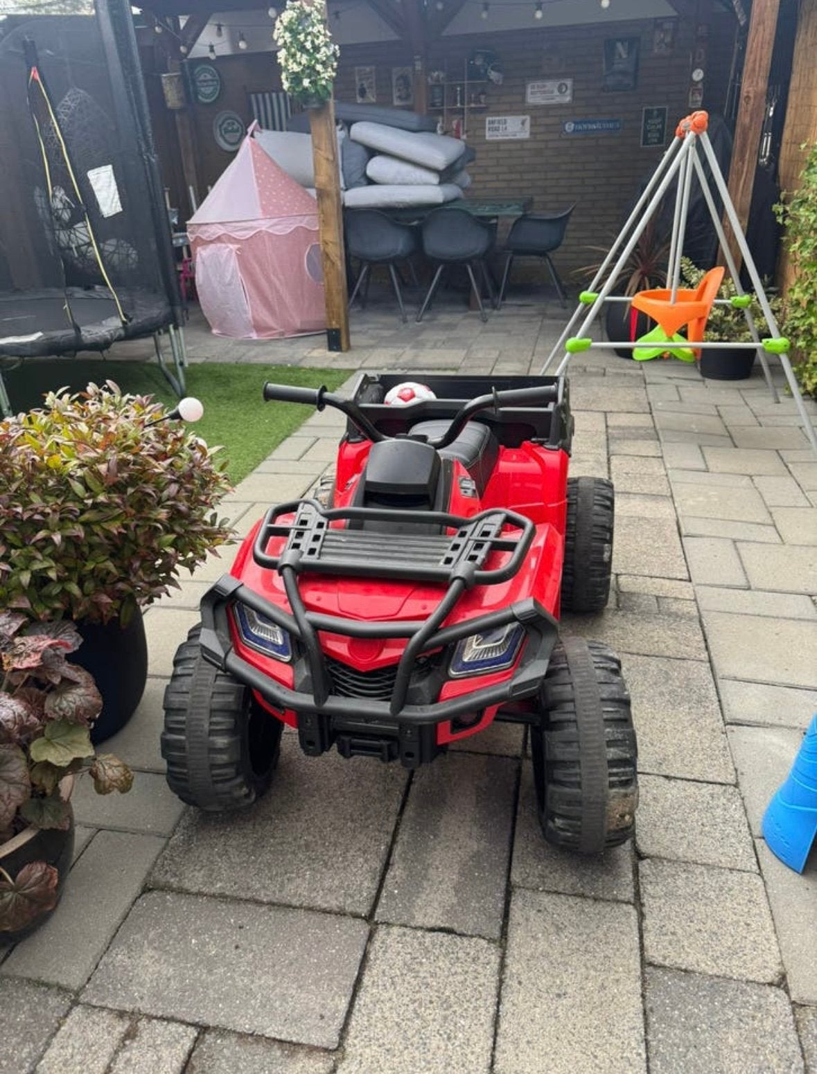 Kinder quad met ingebouwde radio, Ophalen, Zo goed als nieuw, Overige merken