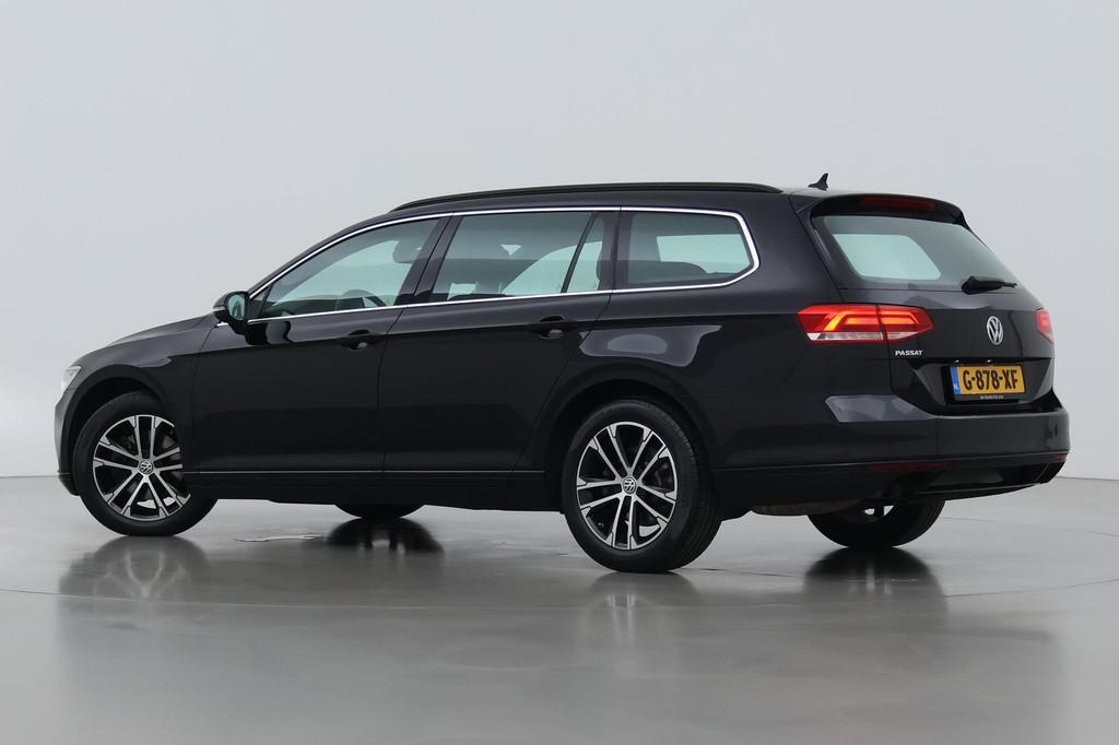 Volkswagen Passat Variant 1.8 TSI Business Edition R | ACC |, 4 cilinders, 179 pk, Zwart, 1405 kg