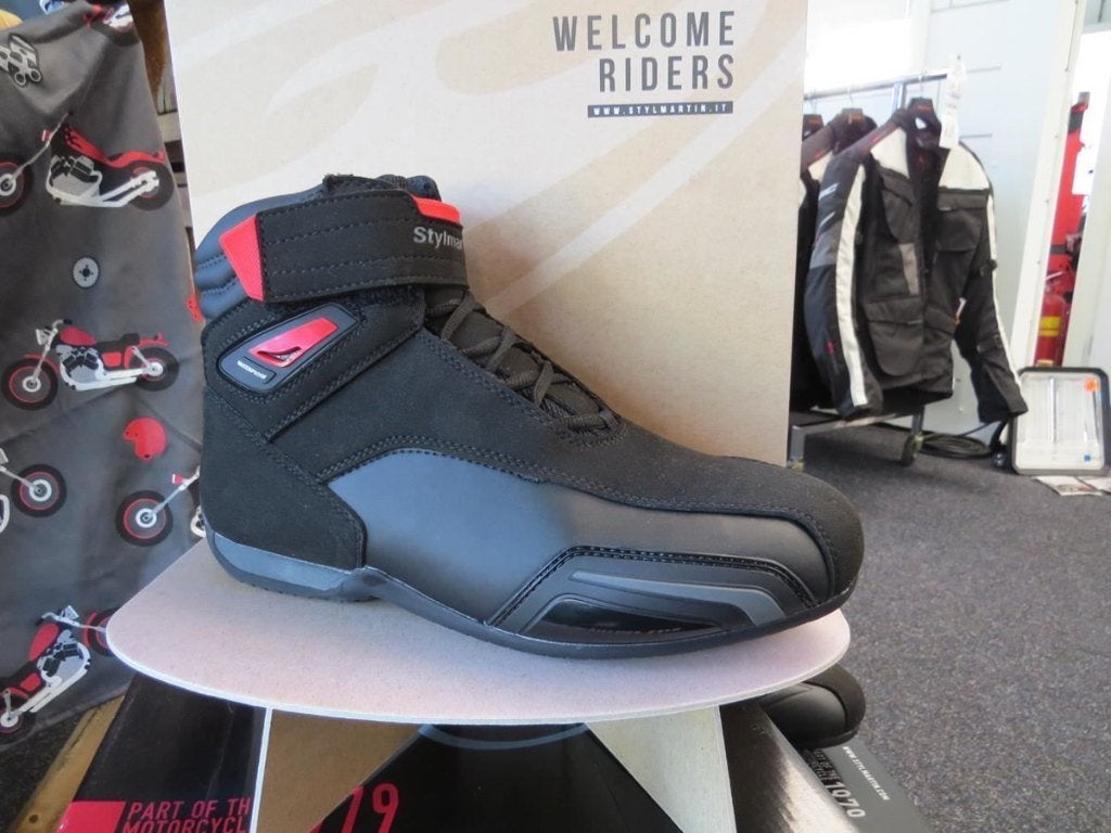 Nieuwe motorschoen sneaker van 149 voor 129 maat 42, Info@igmtrading.nl, Haaksbergen, Igm trading, Laarzen