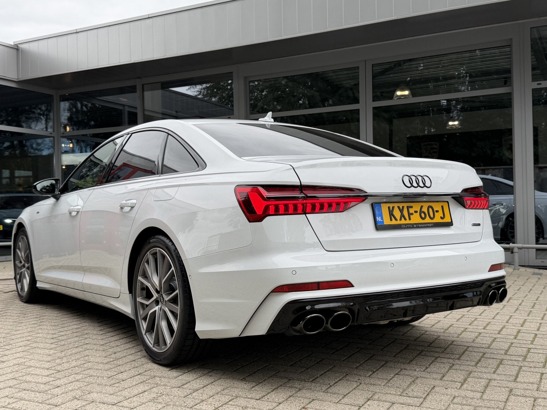 Audi A6 Limousine 55 TFSI-e 367PK QUATTRO COMPETITION *!* NA, Auto's, Automaat, Gebruikt, Euro 6, 4 cilinders