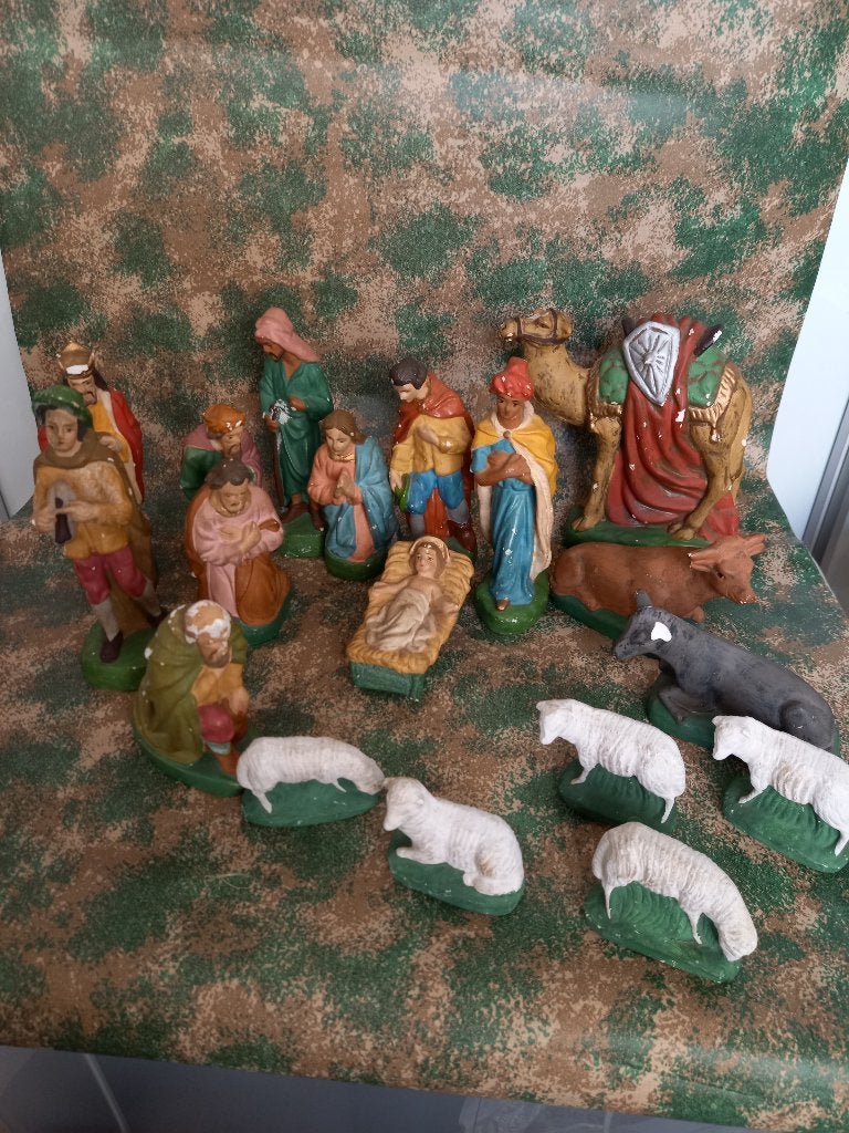 18 Delige Oude Gipsen Kerststal, Diversen, Ophalen of Verzenden, Gebruikt