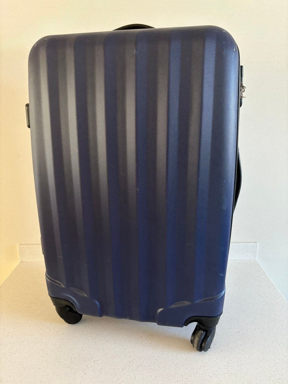 Trolley-reiskoffer, Ophalen, Zo goed als nieuw, Hard kunststof, 60 tot 70 cm