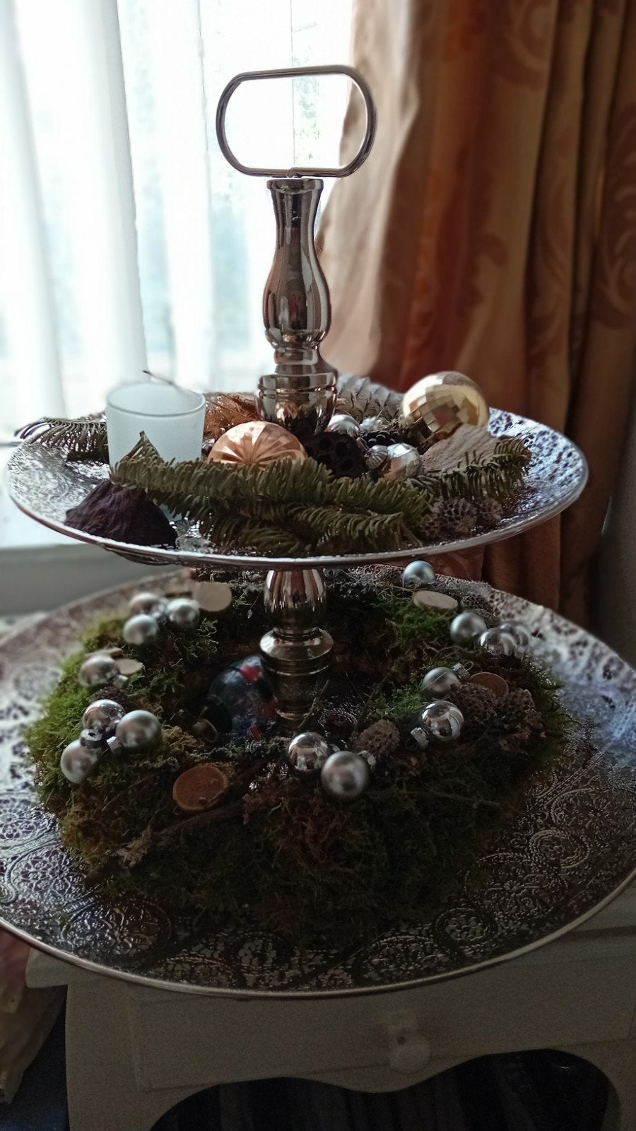 kerst standaard. Etagere. Kleedje., Diversen, Kerst, Ophalen