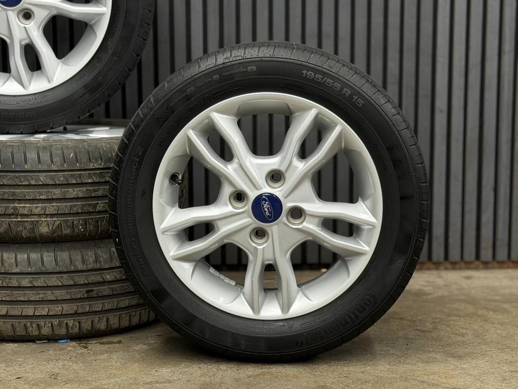 15 inch Zomerset Ford fiesta 6mm a merk €449,-, Ophalen, 15 inch, Zomerbanden, Banden en Velgen