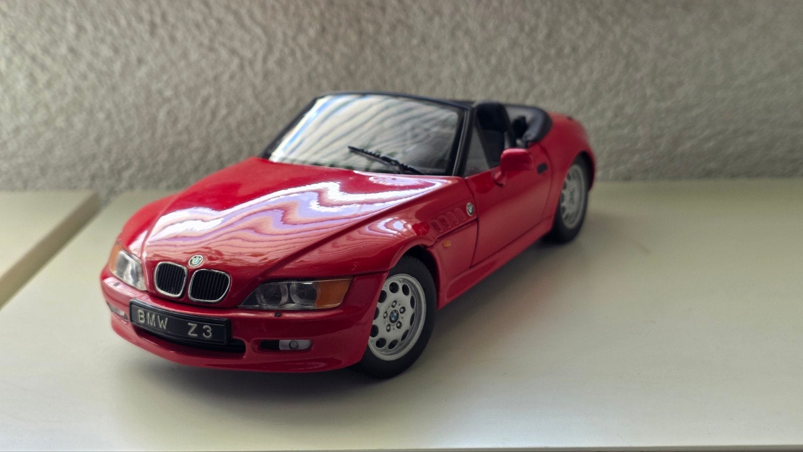 Foto 2 van UT Models BMW Z3 Opknapper