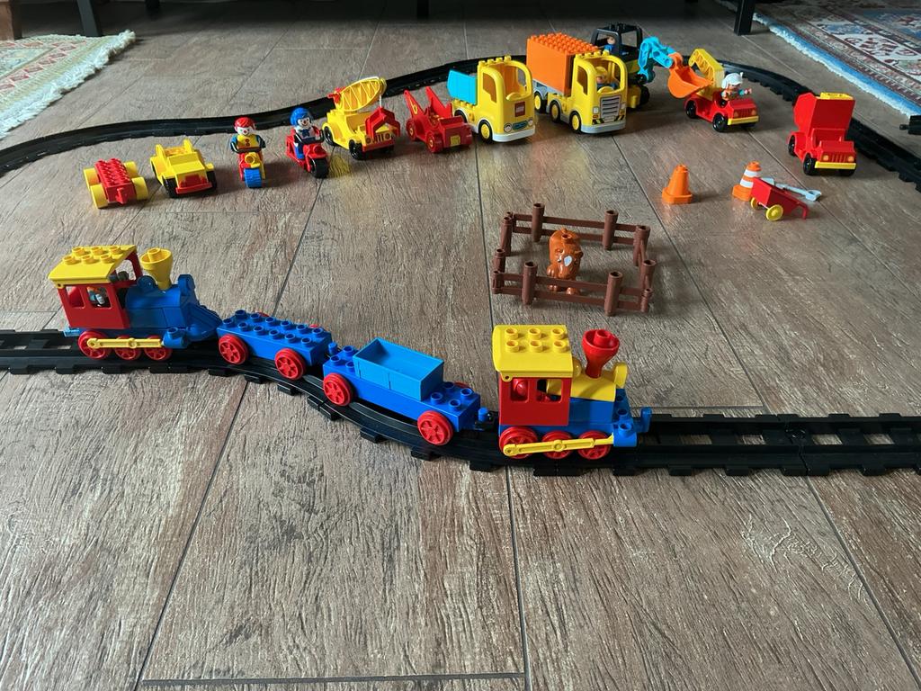 Uitgebreide set Duplo ( lego ) oa trein en rails, Kinderen en Baby's, Speelgoed | Racebanen, Ophalen, Gebruikt, Handmatig, Overige merken