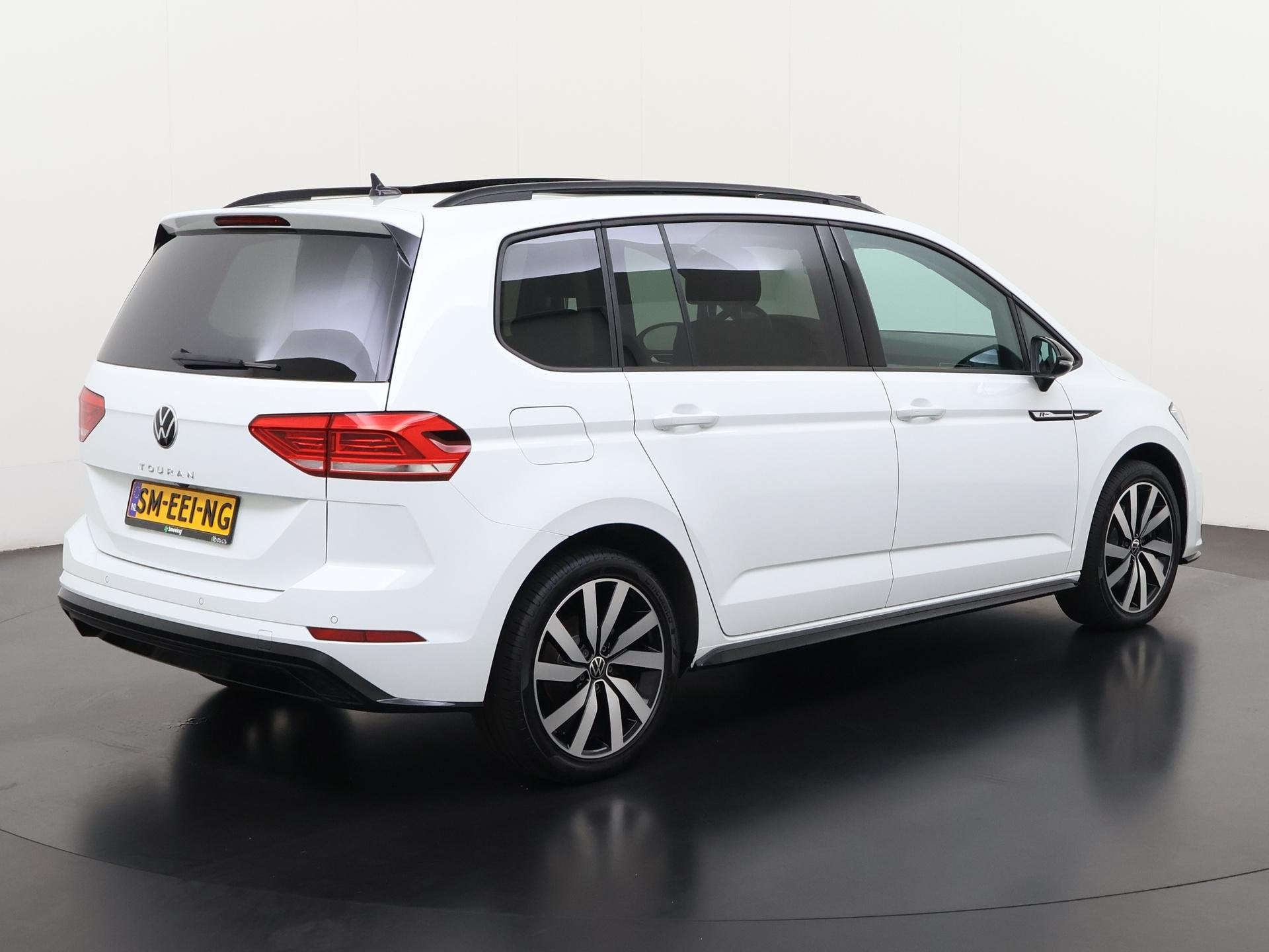 Volkswagen Touran 1.5 TSI R-Line Ext DSG | 7 Persoons | Pano, Auto's, 15 km/l, 4 cilinders, Wit, Geïmporteerd