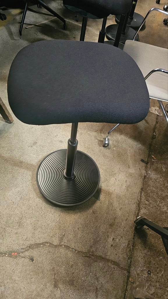 Loffler krukken €75 perstuk, Huis en Inrichting, Barkrukken, Ophalen of Verzenden, Zo goed als nieuw, 60 tot 90 cm