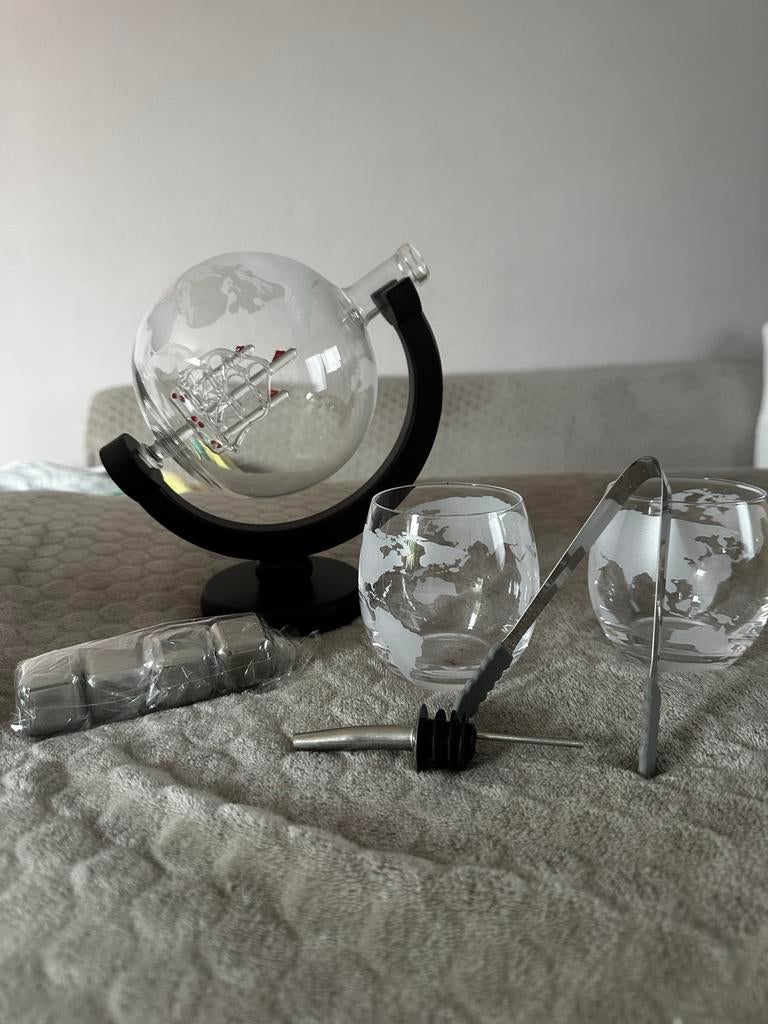 Whiskey karaf set met glazen en koelstenen, Ophalen, Zo goed als nieuw, Meerkleurig, Glas