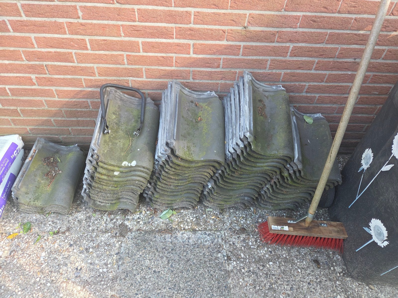 Gebruikte dakpannen, grijs, ca. 60 stuks, Ophalen, Gebruikt, Steen of Klei, 15 m² of meer
