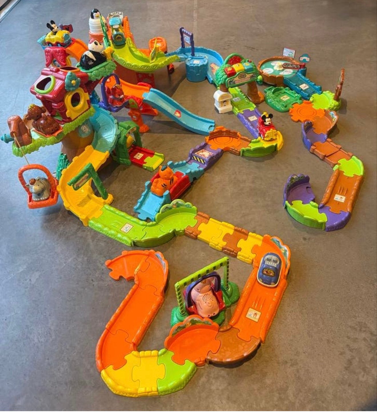 VTech Toet Toet Auto's en Zoef Zoef Dieren Grote Baan Set, Ophalen of Verzenden, Zo goed als nieuw, Overige typen, Met licht