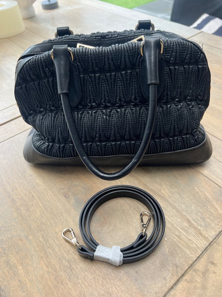 Als nieuw zwarte hand/schoudertas van Zara, Sieraden, Tassen en Uiterlijk, Ophalen of Verzenden, Zo goed als nieuw, Zwart, Handtas