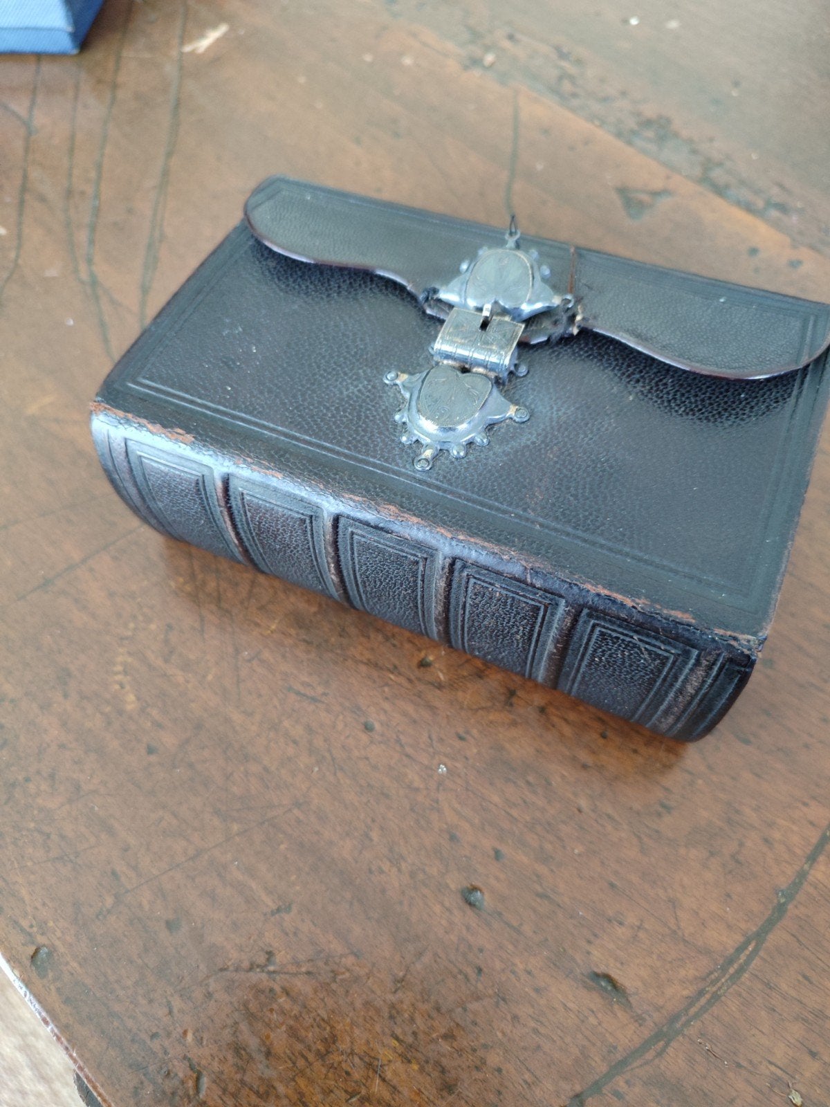 Kerk bijbeltje met zilver slot, Ophalen of Verzenden, Gebruikt, Sigarenbandjes