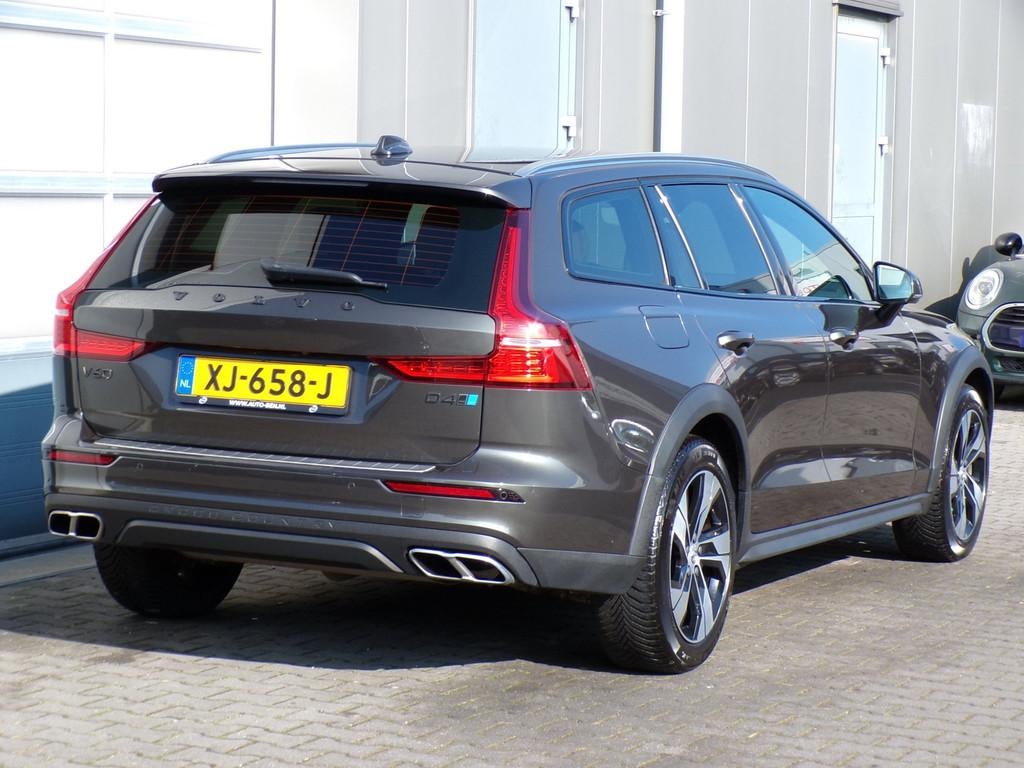 Volvo V60 Cross Country 2.0 D4 AWD Intro Edition|Nav|Cam|ACC, Auto's, Automaat, Gebruikt, Euro 6, Diesel