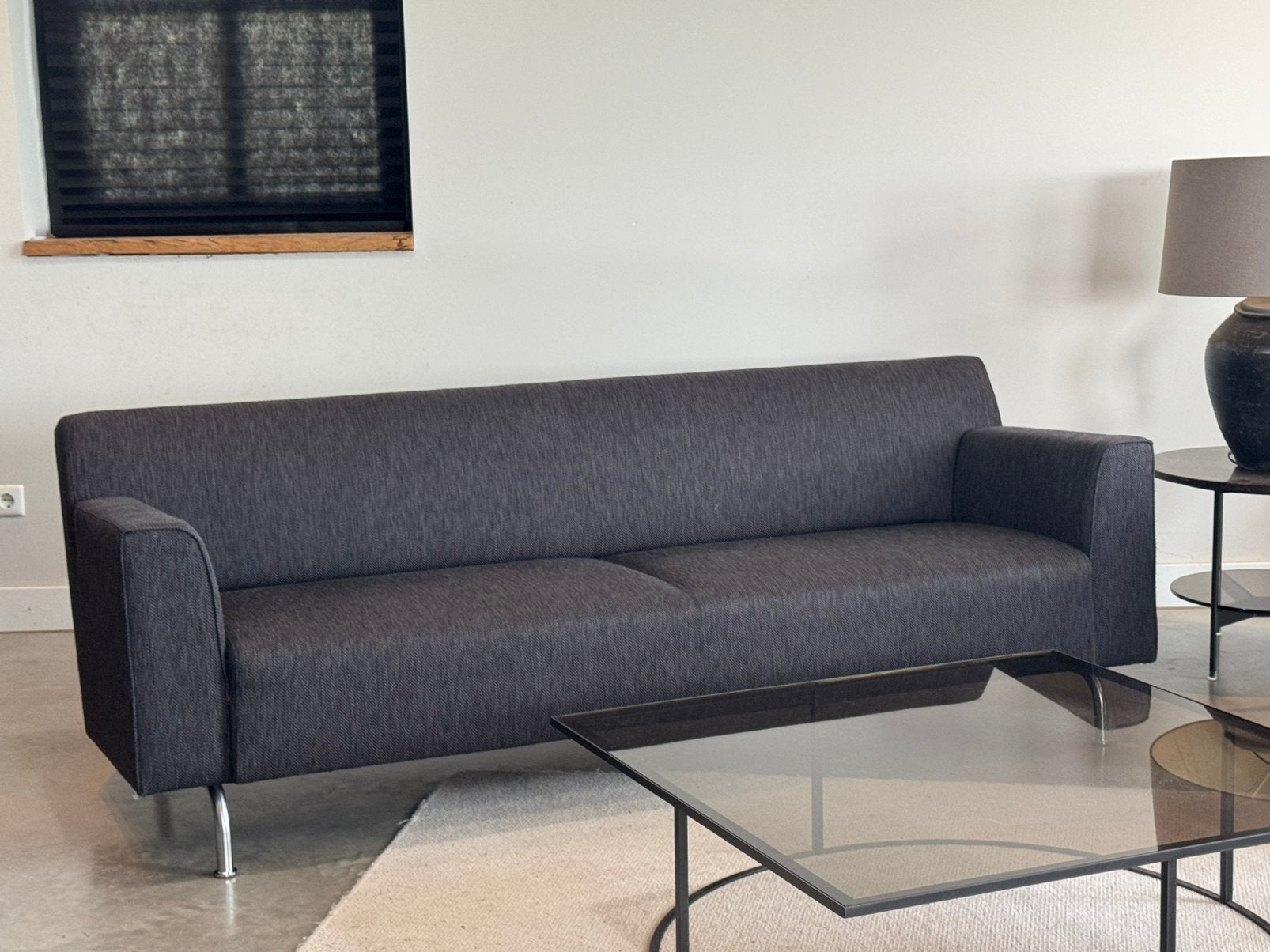 Pode (Leolux) 3-zitsbank + 2 fauteuils antraciet – als nieuw, Huis en Inrichting, Design, Driepersoons, 75 tot 100 cm, Zo goed als nieuw