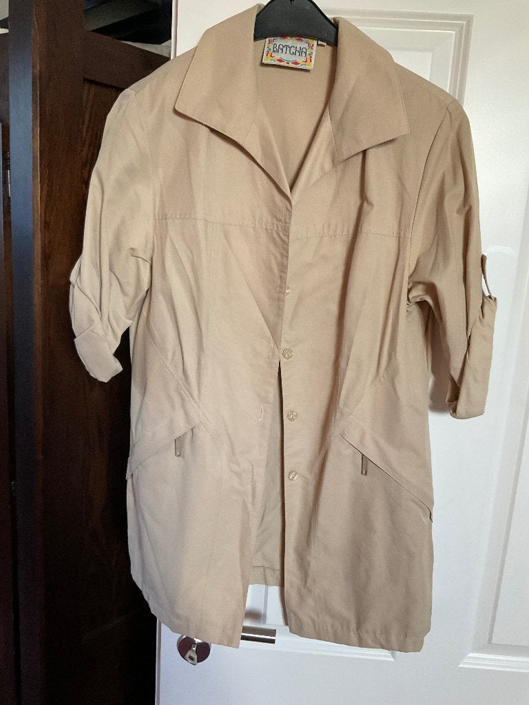 Als nieuw, Leuke beige Batcha Dames Blazer mt. 40, Maat 38/40 (M), Beige, Ophalen of Verzenden, Zo goed als nieuw