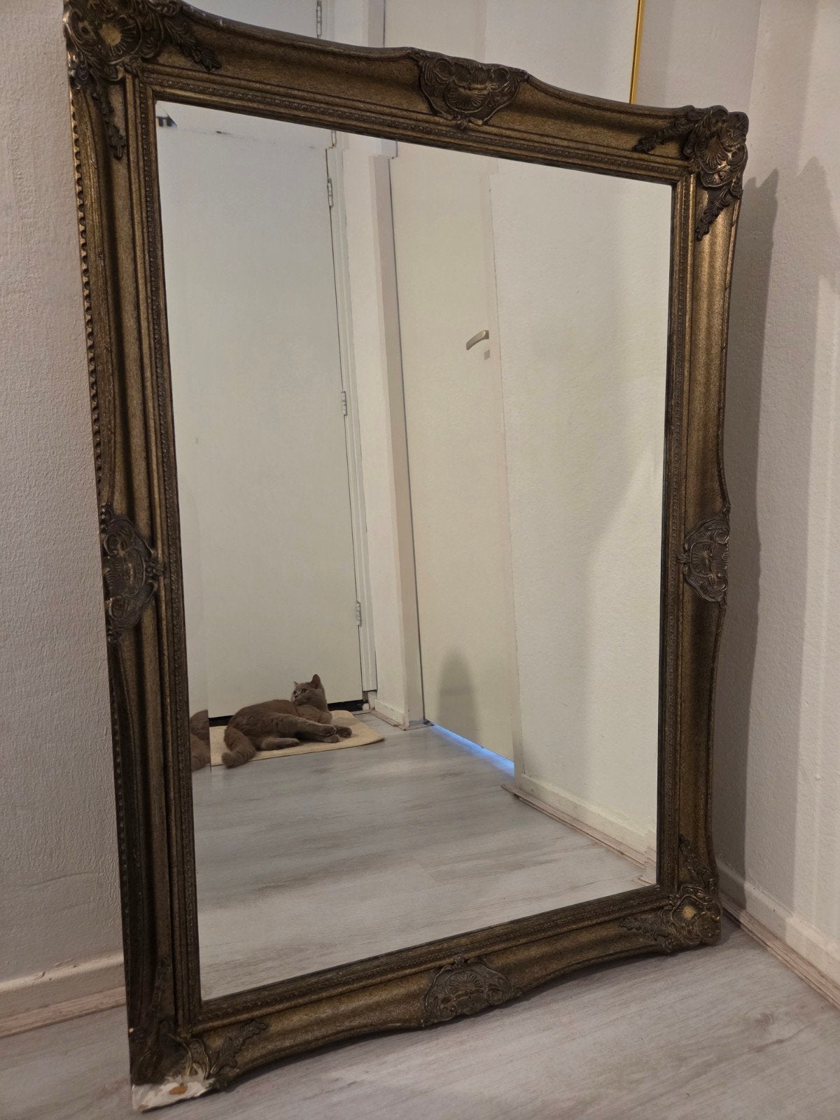 Geslepen spiegel met sierlijke lijst opknapper, Ophalen, Gebruikt, 100 tot 150 cm, Rechthoekig