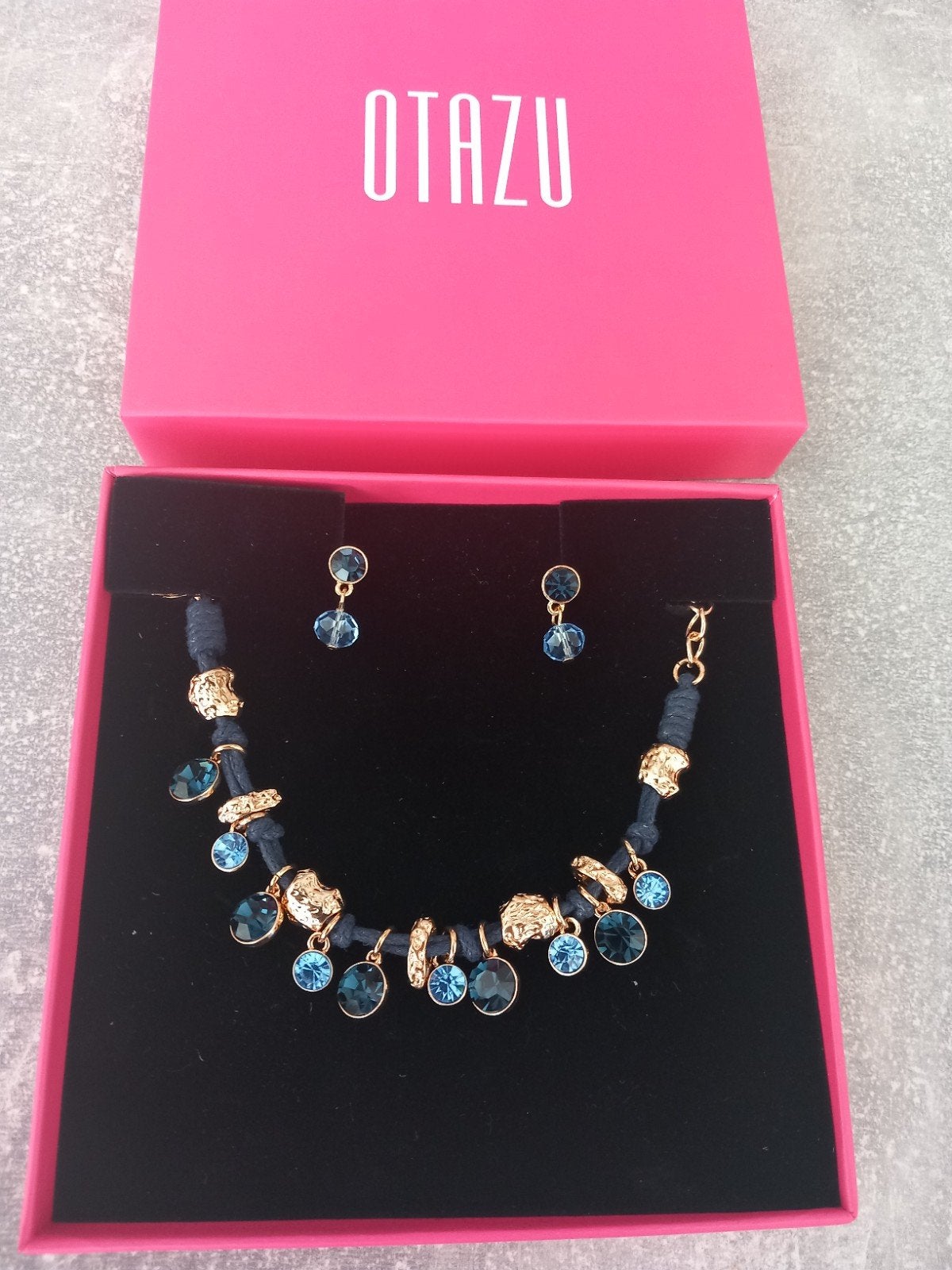 Otazu Armband en Oorstekers Blue met voucher, Met kristal, Overige materialen, Blauw, Nieuw