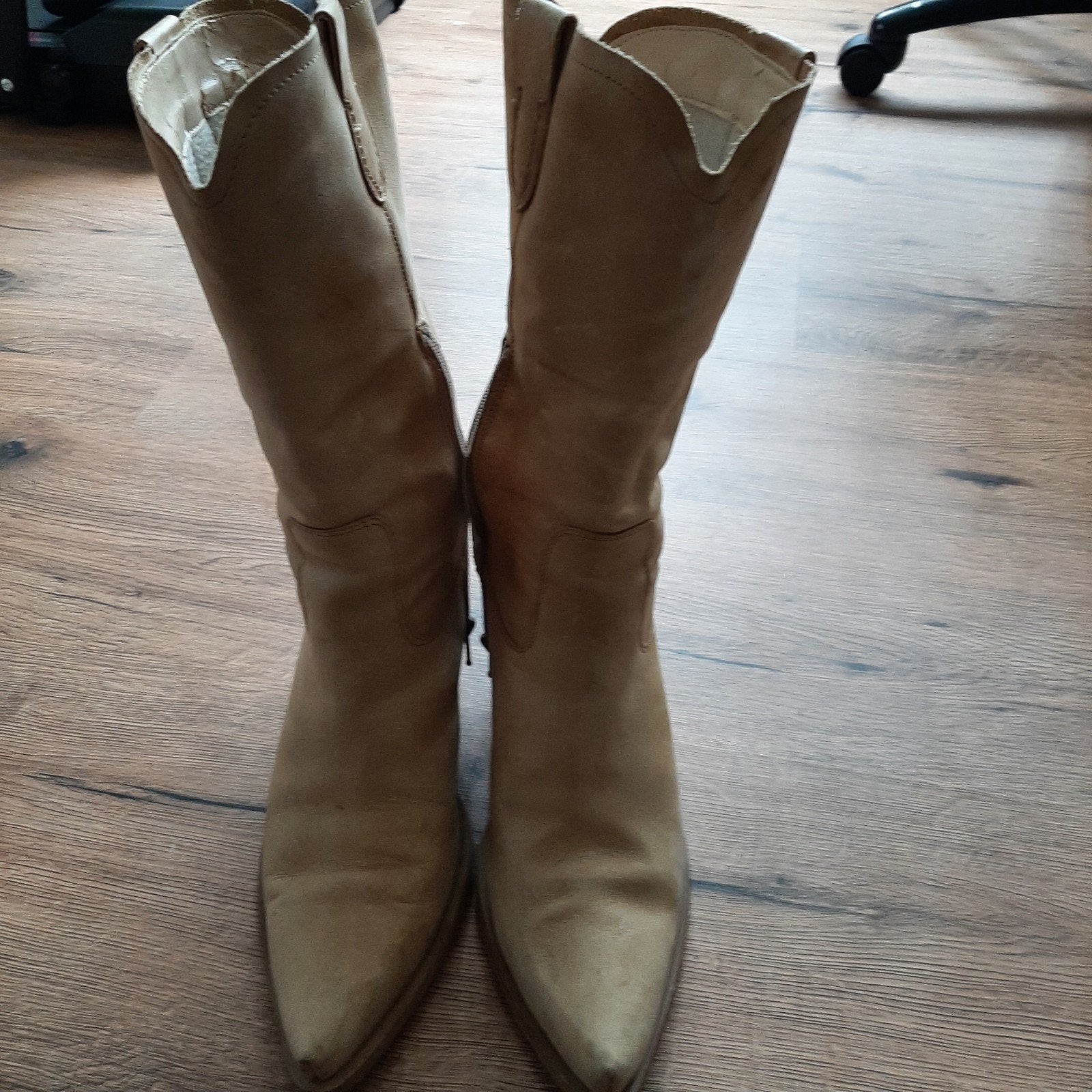 Beige cowboylaarzen leer met rits - Maat 39, Ophalen of Verzenden, Gedragen, Beige, Lage of Enkellaarzen