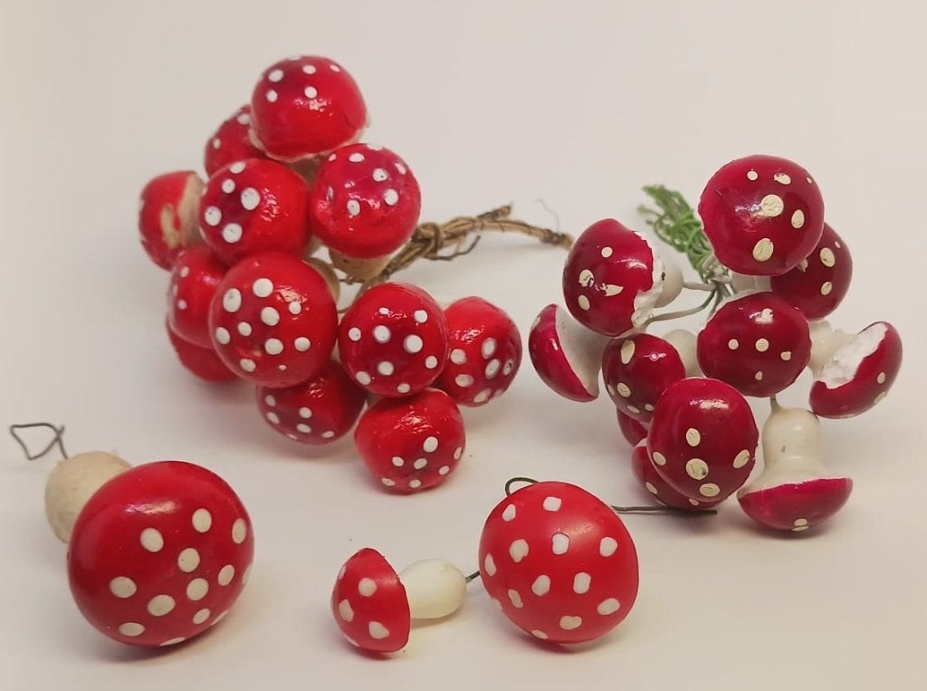 Kerst paddenstoeltjes op steekdraad rood met witte stippen, Diversen, Ophalen of Verzenden, Zo goed als nieuw