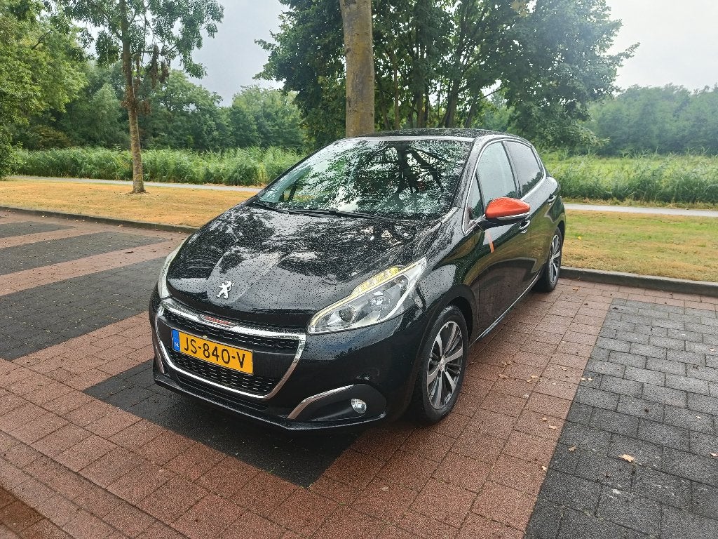Peugeot 208 1.2 Allure, Roland Garros, panoramadak, Voorwielaandrijving, 40 €/maand, Origineel Nederlands, Handgeschakeld